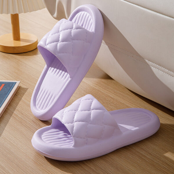 6e9b2c2d-67cb-48e7-b2c9-62f3ee9799b6.jpg New Rhombus Home Slippers Summer Non-slip Floor Bathroom Slipper Lightweight Simple House Shoes For Women Men