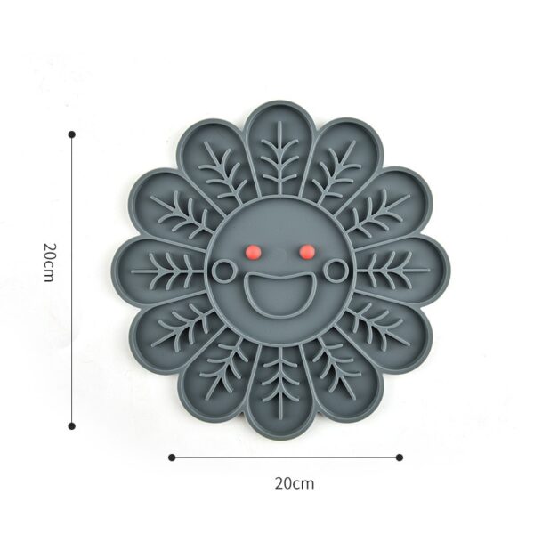 587691266 Fish Shape Silicone Bowl Dog Lick Mat Slow Feeding Food Bowl For Small Medium Dogs Puppy Cat Treat Feeder Dispenser Pet Supplies