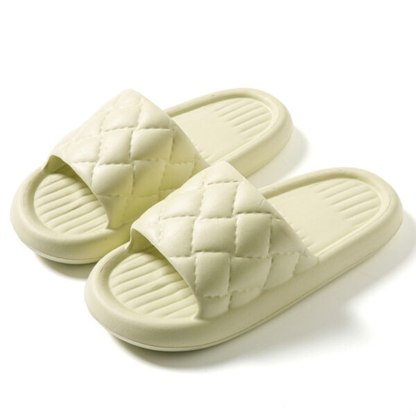 bc0236ab-fa1f-4c51-8b80-143db0703c5c.jpg New Rhombus Home Slippers Summer Non-slip Floor Bathroom Slipper Lightweight Simple House Shoes For Women Men
